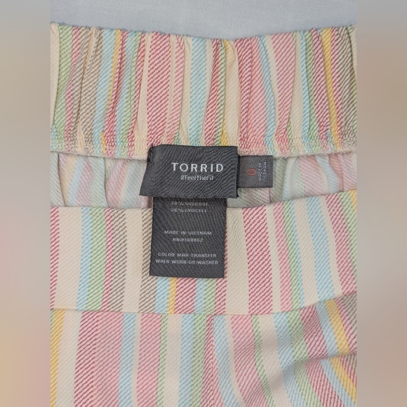 Like New! Torrid Multicolor Striped Challis Shorts - Picture 2 of 9